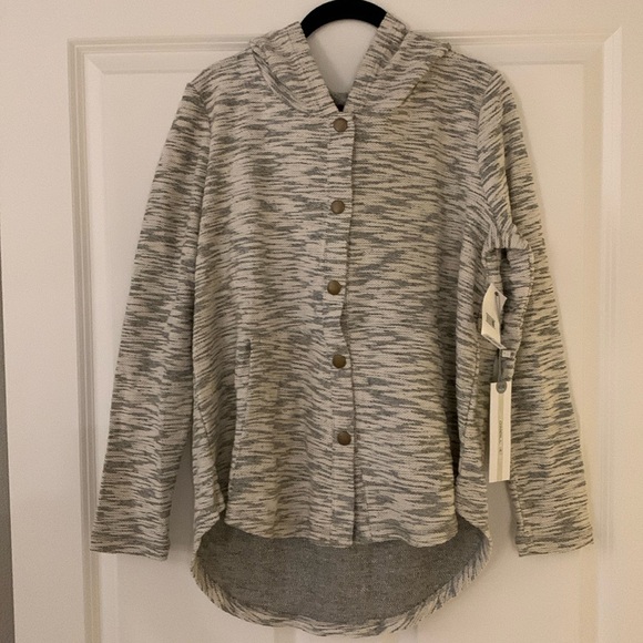 New with tags hooded button down sweatshirt/shirt, Oneill size medium - Picture 1 of 5